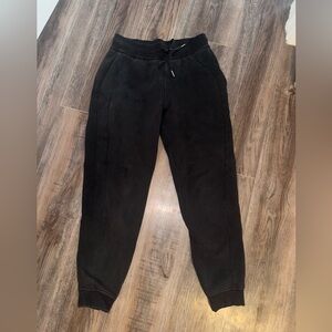Black Lululemon scuba joggers